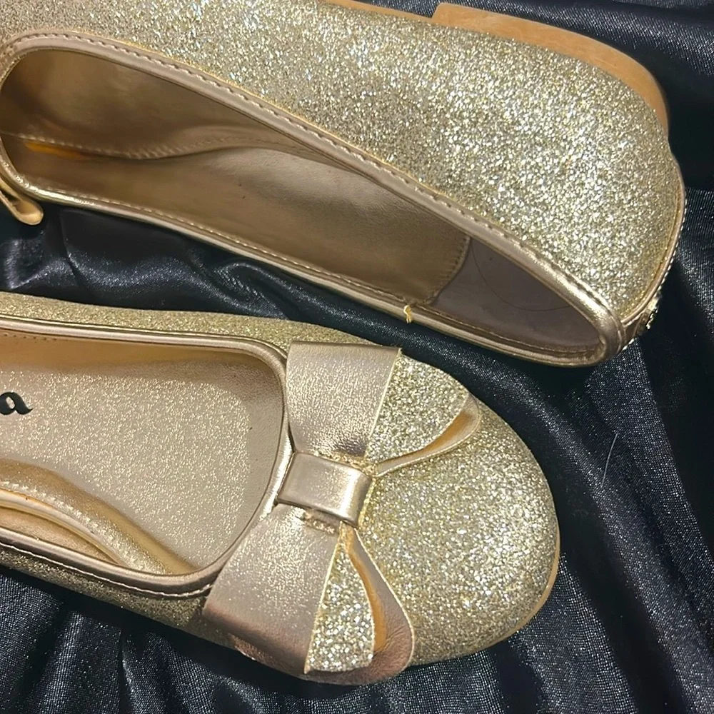 ❌FINAL PRICE DROP❌Nina Gold Glitter Ballet flats Slip on Shoes size 3 NWT!